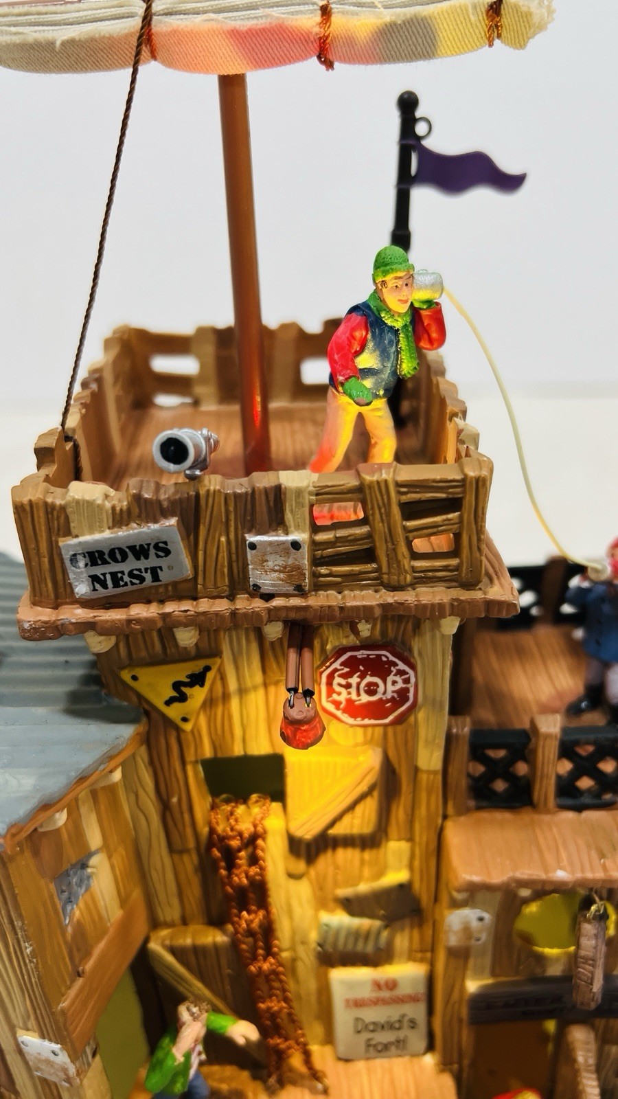 Lemax “David’s Fort” Lighted Holiday Village Accent #04218 Retired 2010 NEW !