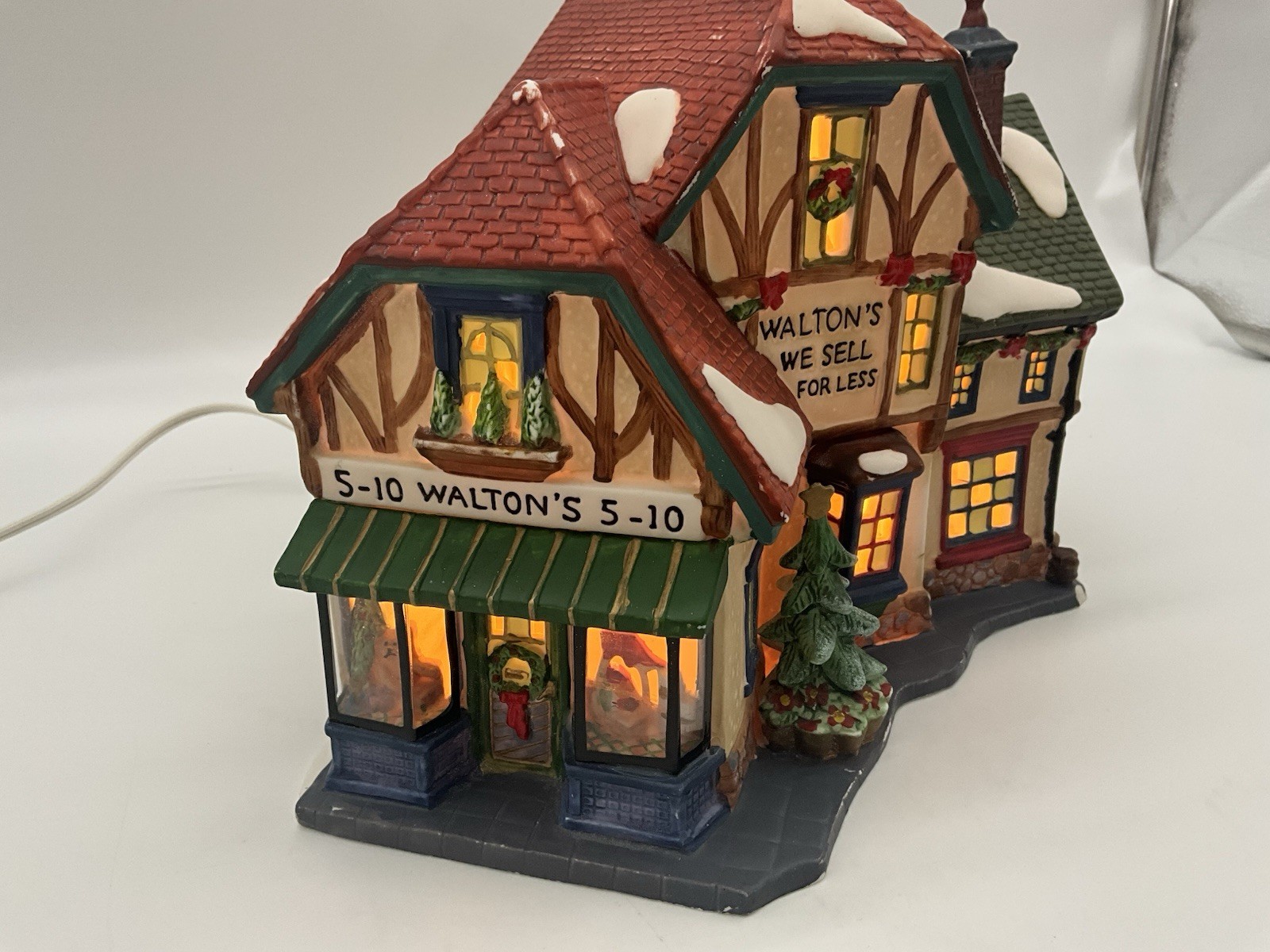 Holiday Time Walton’s 5 & 10 Lighted Christmas Village Building Vtg 1990s