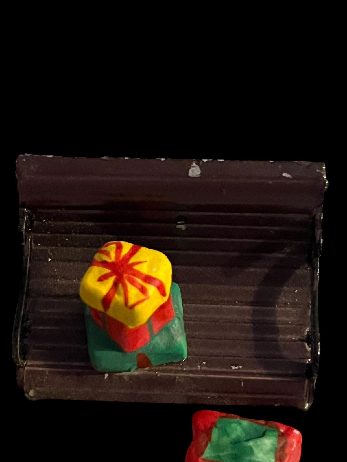Vintage 1995 LEMAX Dickensvale Christmas Village Feeding Birds Figurine