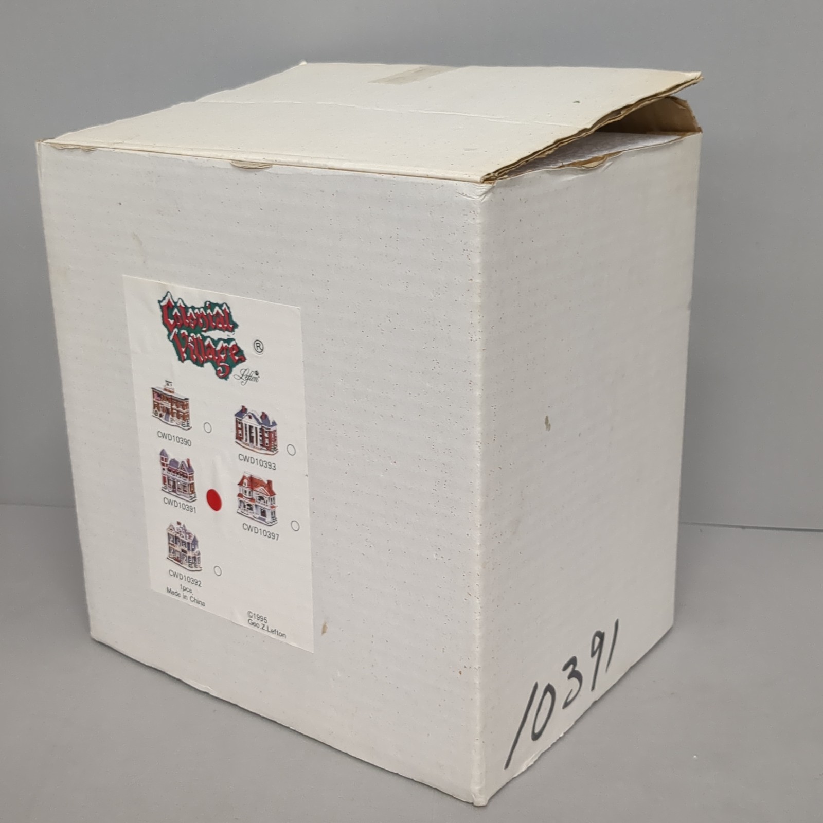 Lefton Colonial Village Lattimore House Includes box Light Vintage Christmas