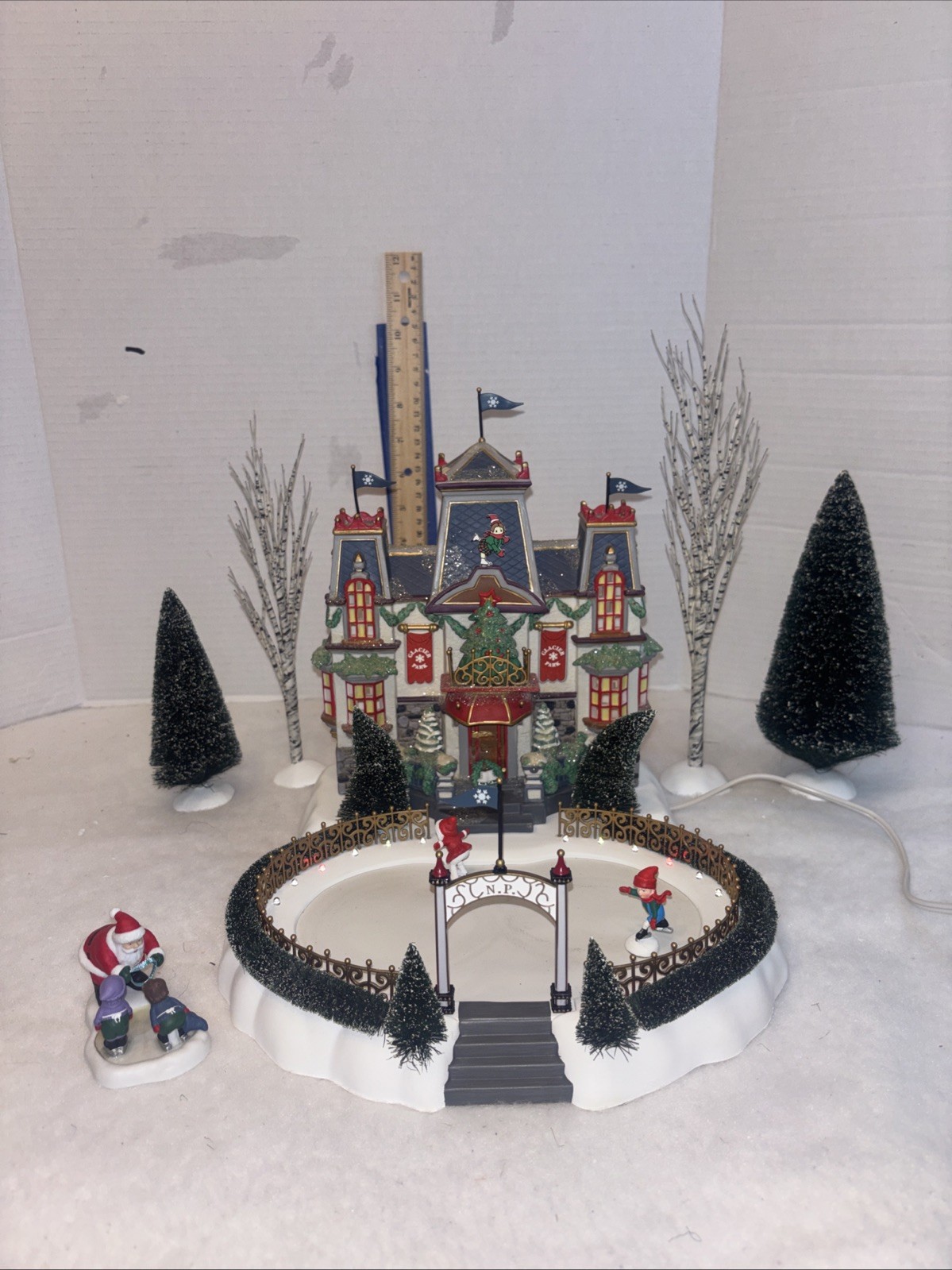 Dept 56 North Pole Series Glacier Park Pavilion #56745 Old Stock! Complete Set