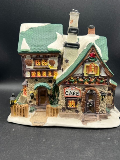 Cafe Hamlet Christmas Streets 2004 Collection 7.5″ Village House w/ Box VGC