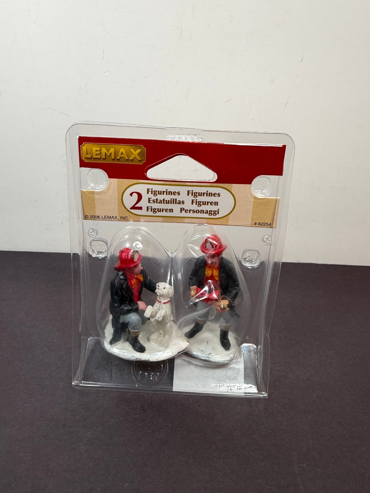 Lemax Village A HERO’S REWARD Fireman Dog Poly Resin Figurine Figure 2006 62254