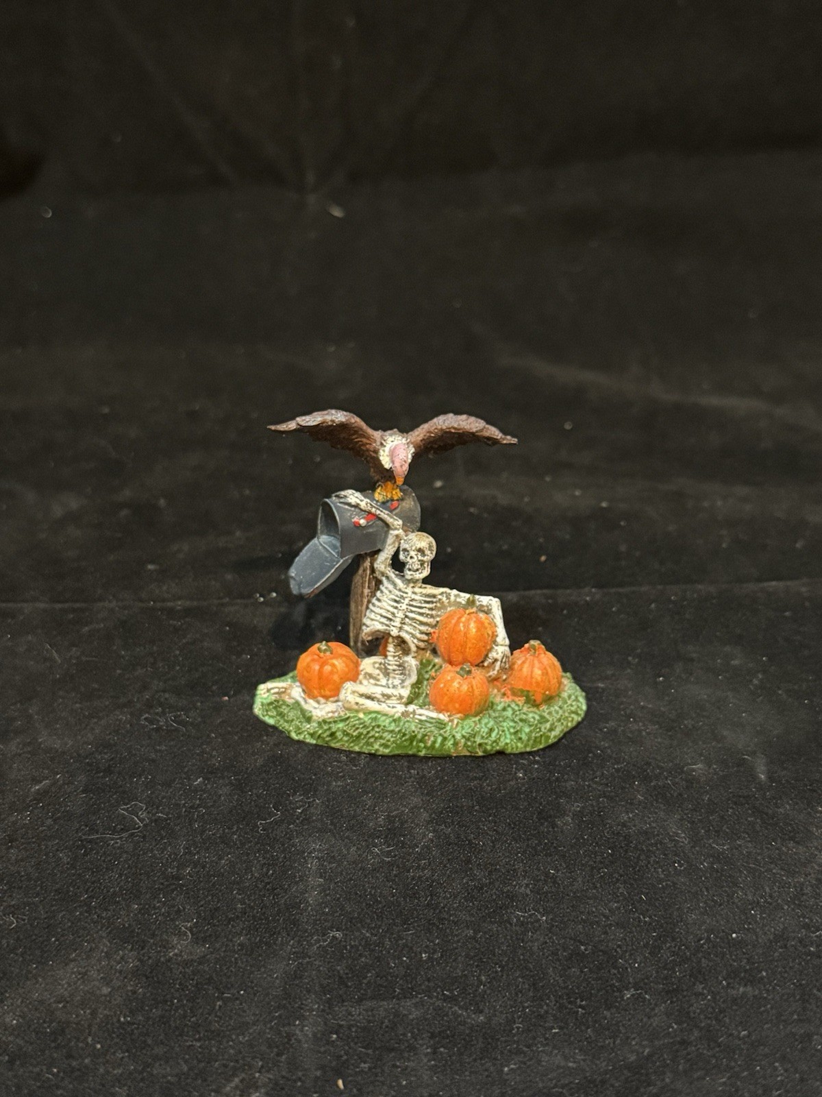 Lemax Spooky Town Halloween Village Mailbox 04168 Skeleton Vulture Pumpkins