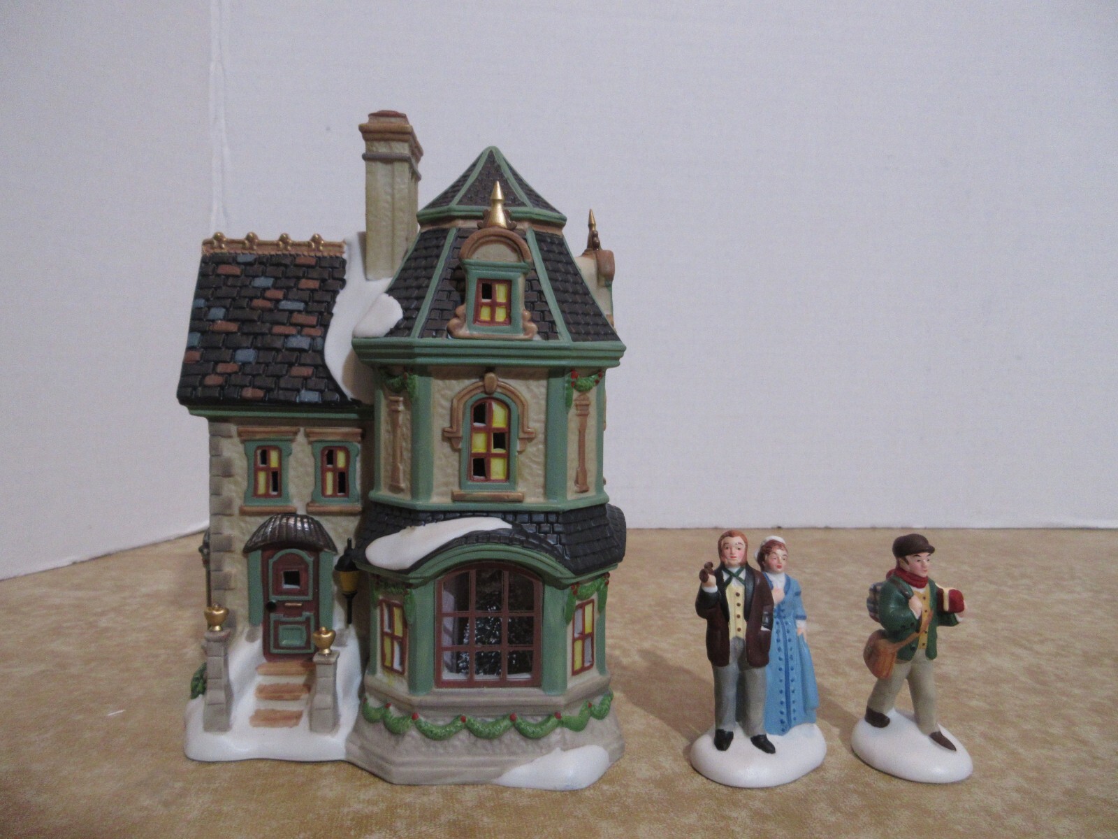 Dept. 56 Dickens Village 2017 Home For The Holidays 4059379 Excellent Signed