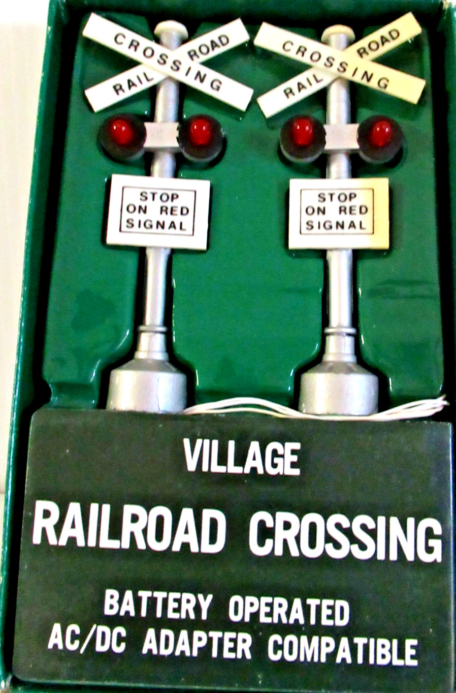 DEPT 56 “RAILROAD CROSSING” (1989) **BLINKING SIGNAL LIGHTS / BATTERY OPERATED**