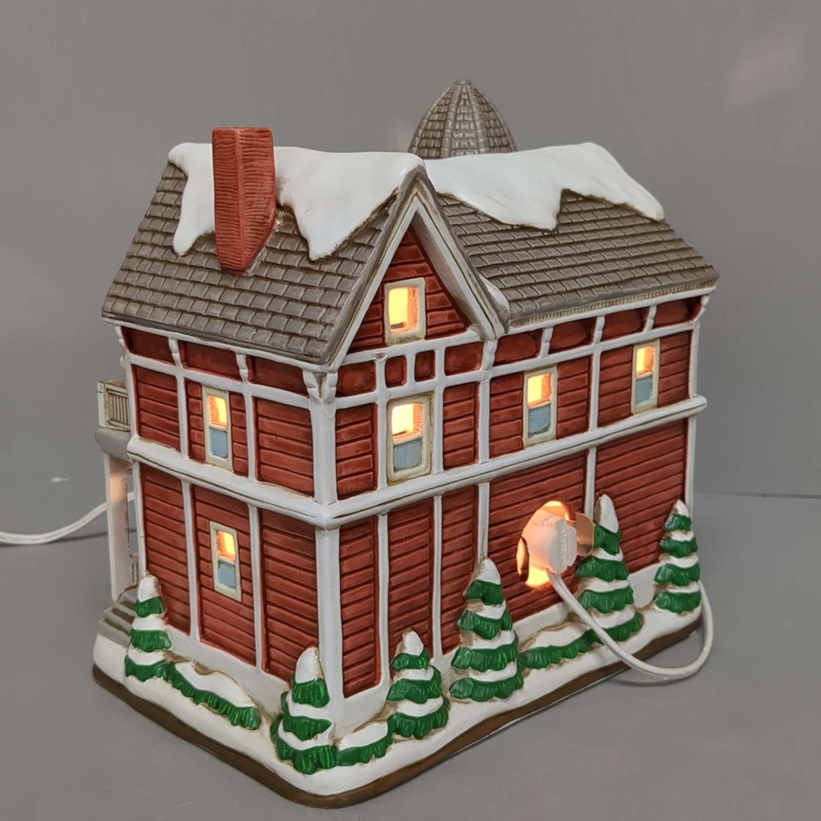 Lefton Colonial Village Lattimore House Includes box Light Vintage Christmas
