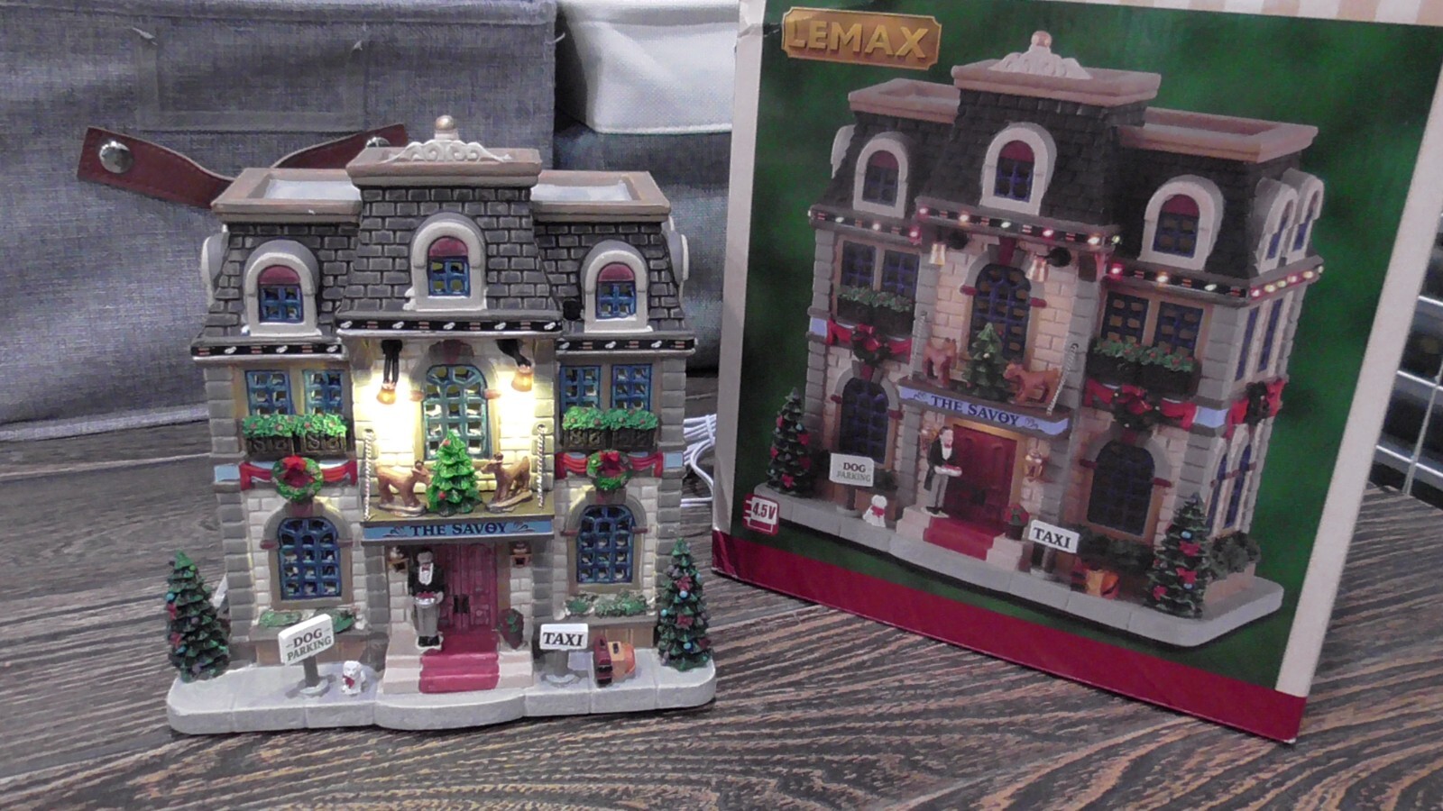 Lemax 2021 Caddington Village Christmas at The Savoy w 4.5V Adaptor #15737