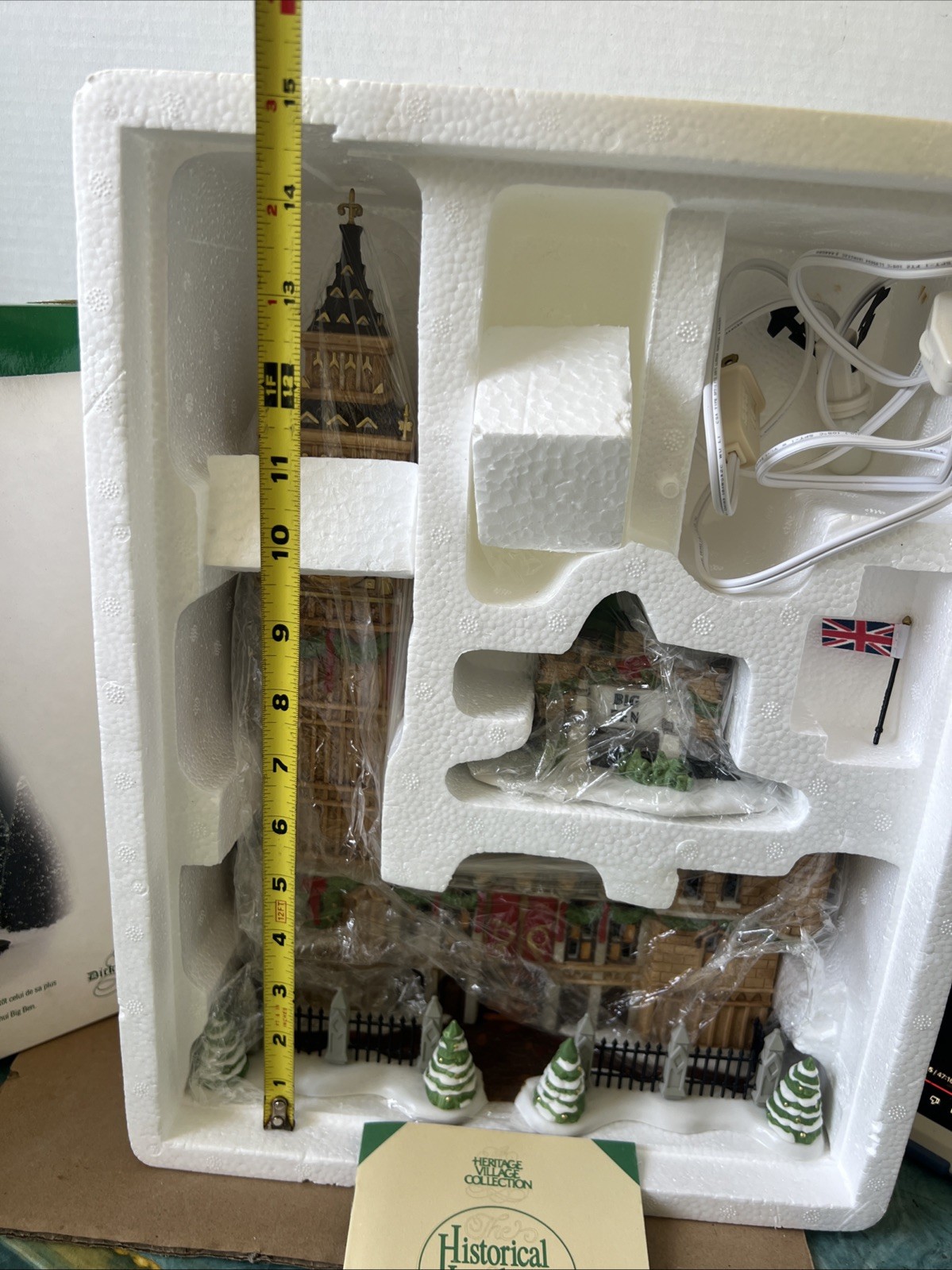 Dept. 56 Dickens Village Big Ben Clock Lighted Building W/working Clock & Lights