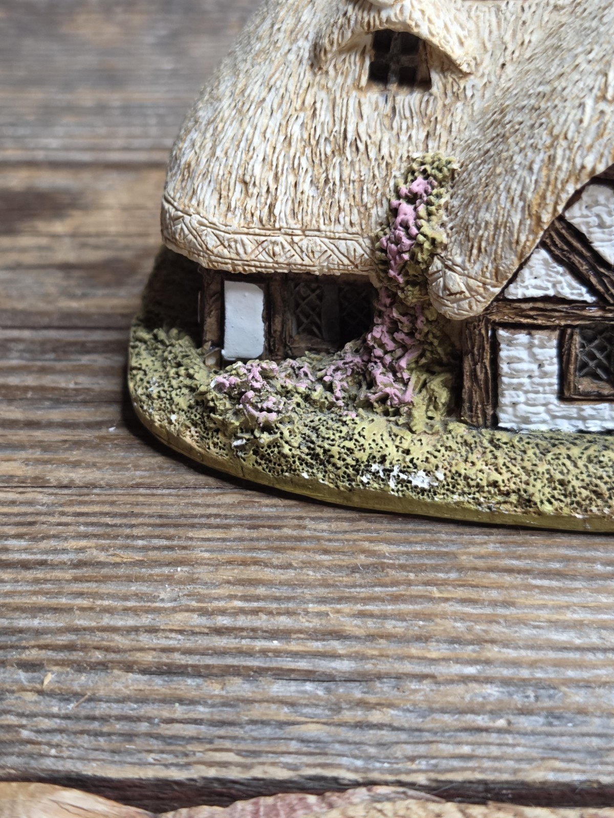 Lilliput Lane Cottages “April Cottage” Signed 1984 Unboxed