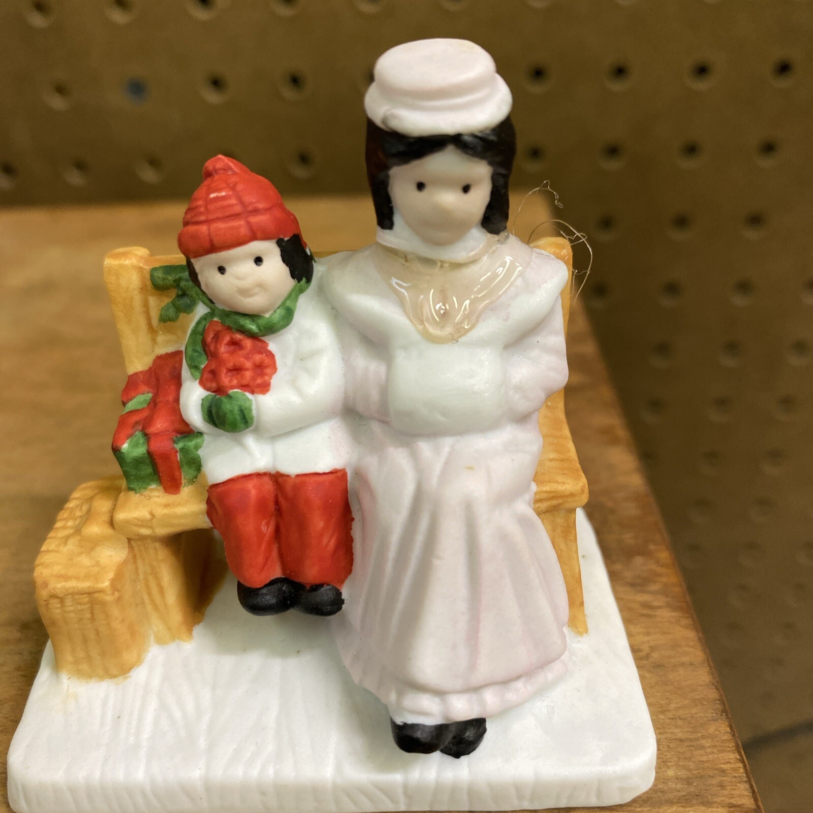 Grandeur Noel 1993 Mercuries Mother Daughter On A Bench Victorian Village Figure