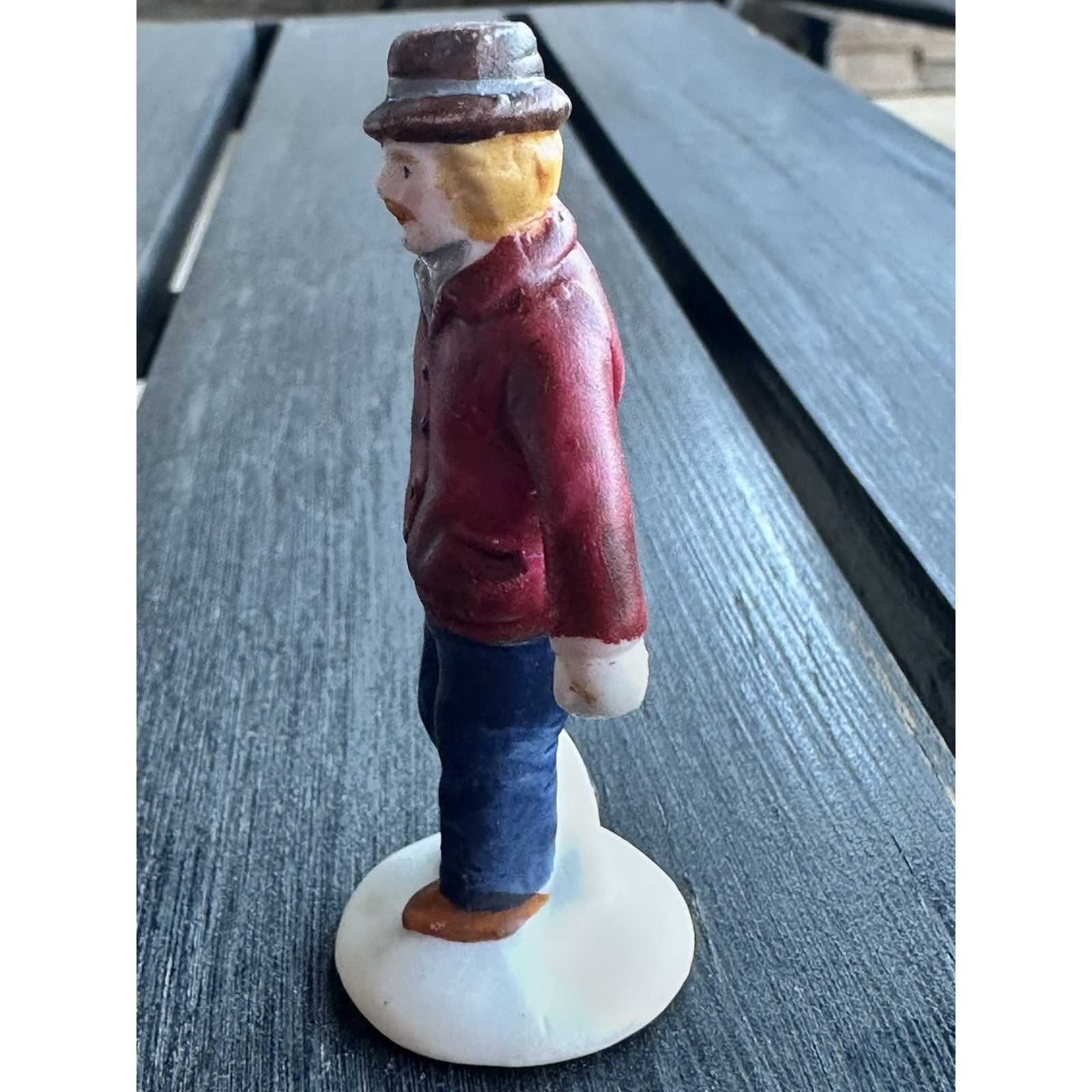 Lemax Dickensvale Christmas Village Man In Hat Porcelain 2 3/4″ H