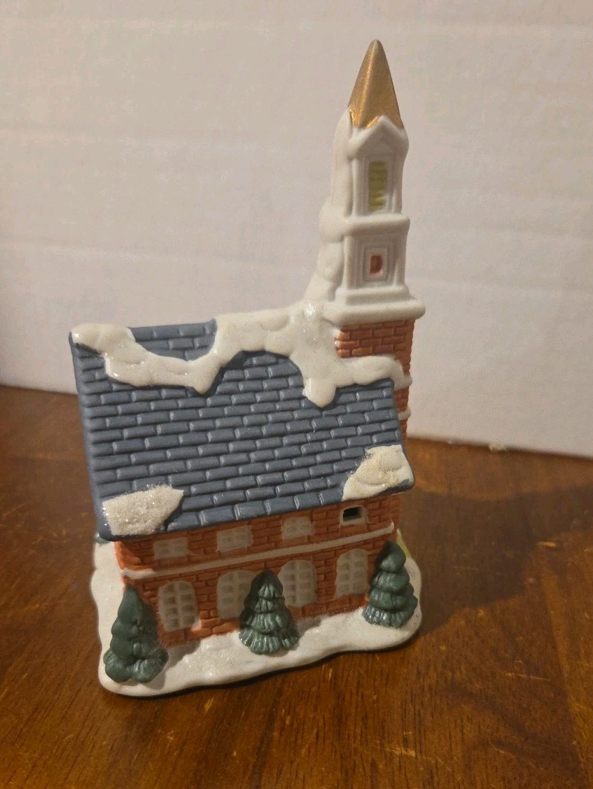 Franks Winter Tyme Village Lighted Schoolhouse
