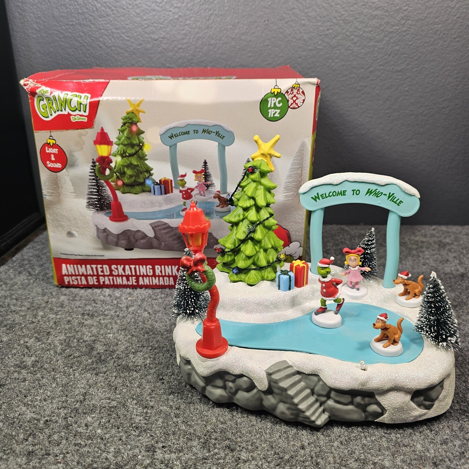 The Grinch Animated Skating Rink Lights Music Christmas Village Piece Ruz