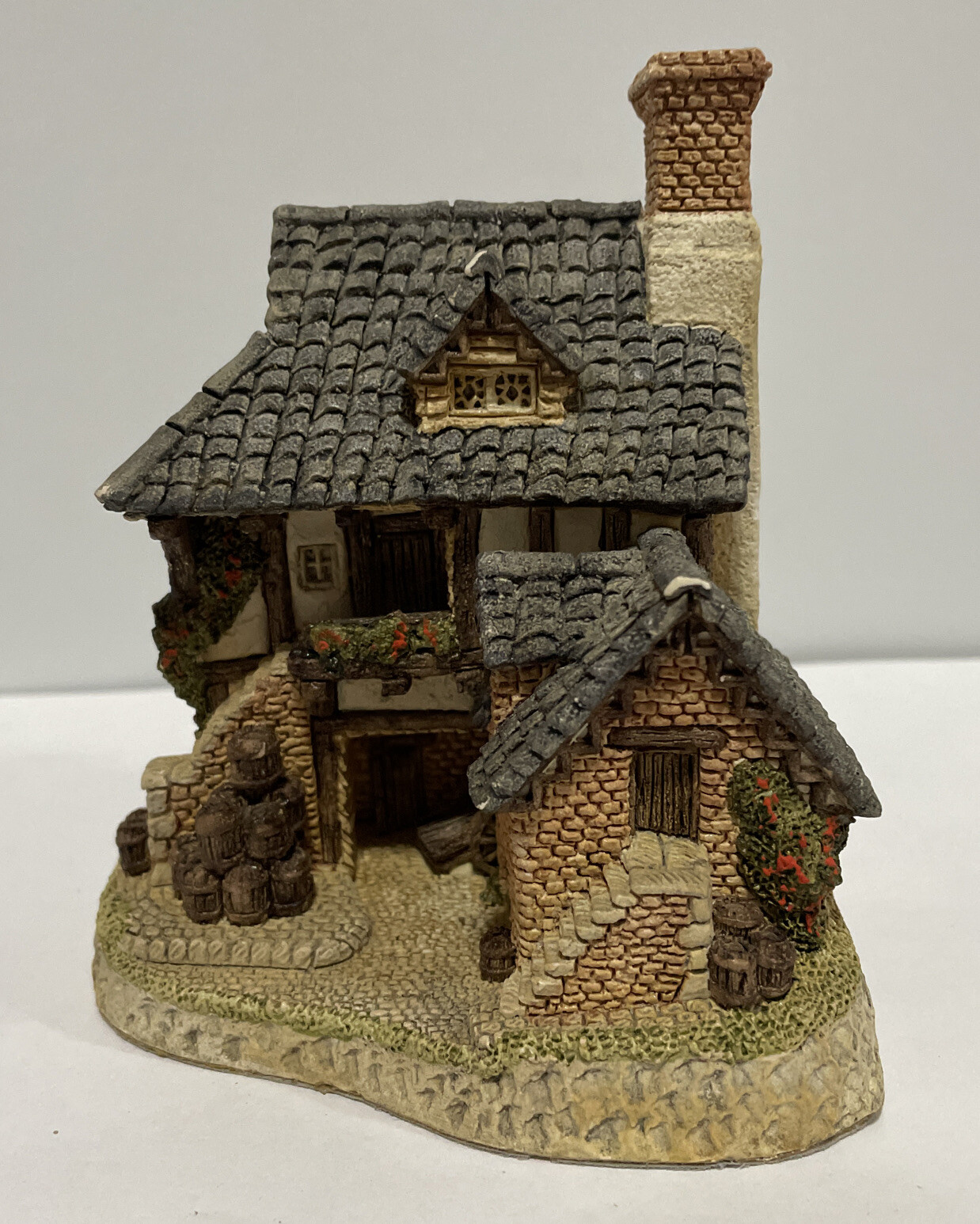 David Winter Cottages “COOPERS COTTAGE” Retired Hand Painted 1985