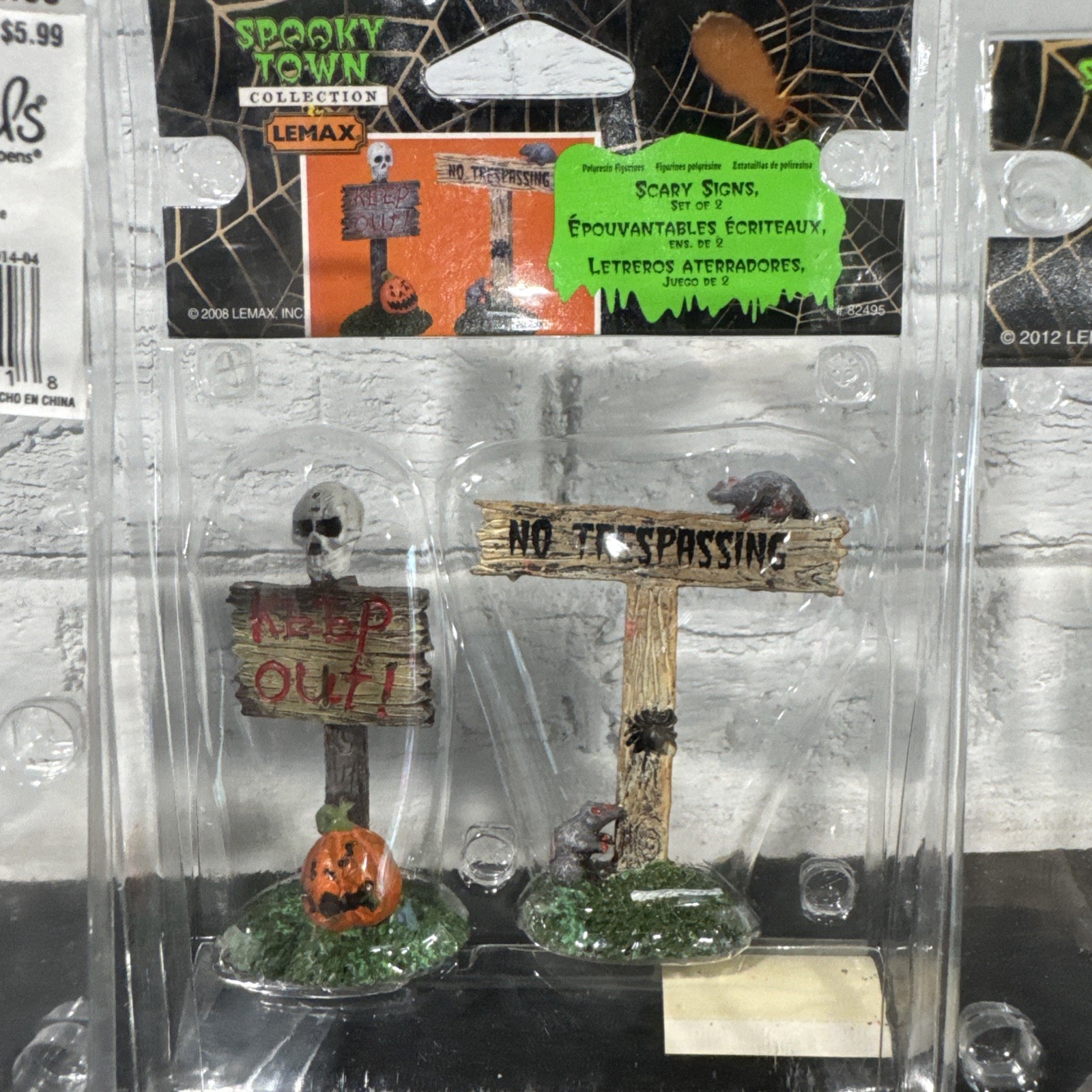 Lemax Spooky Town Halloween Accessory Figure Lot Railroad Scary Signs Tree Stump