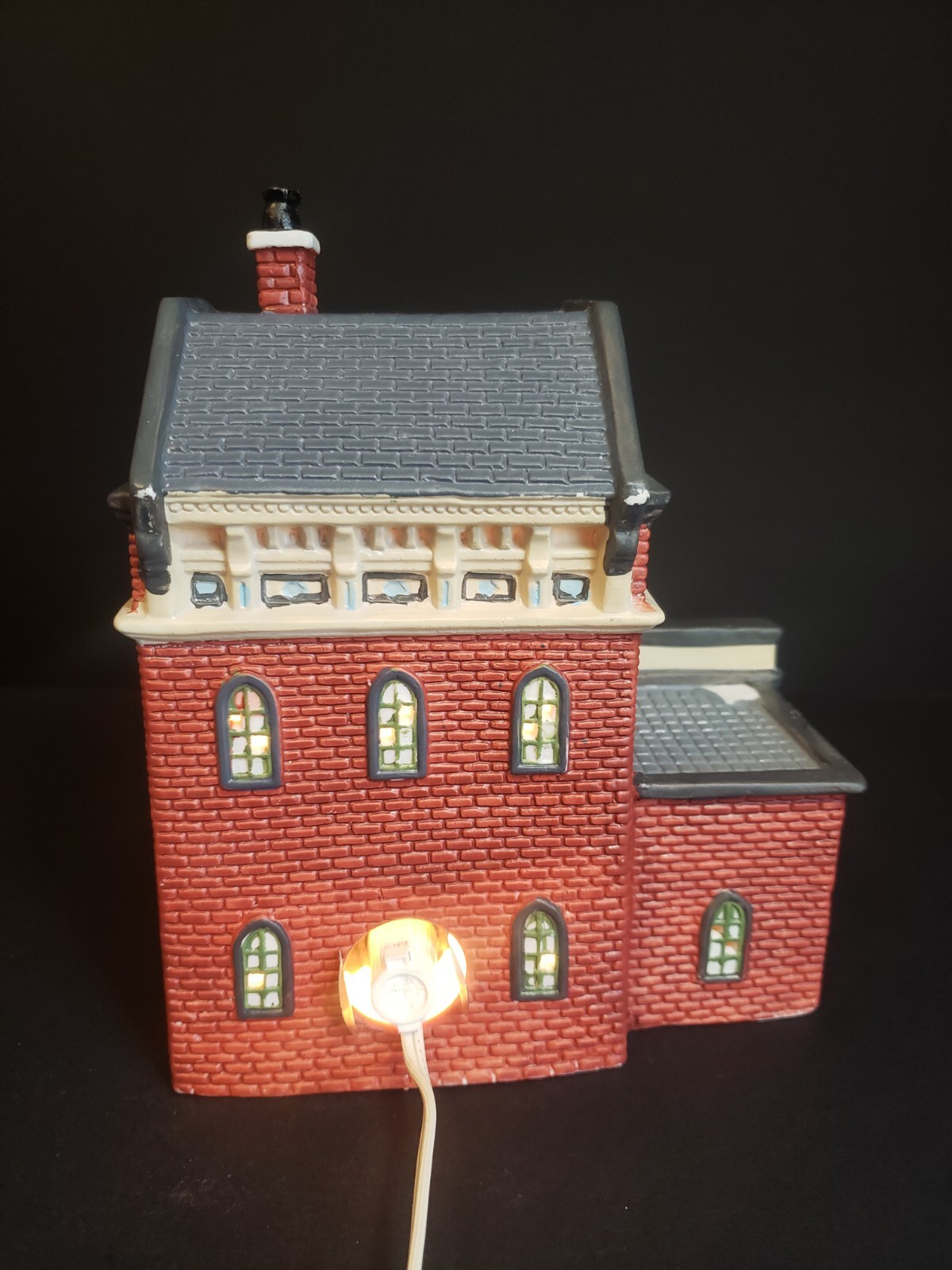 Heartland Valley Village Dickens Keepsakes Christmas Village Pub and Shop Store