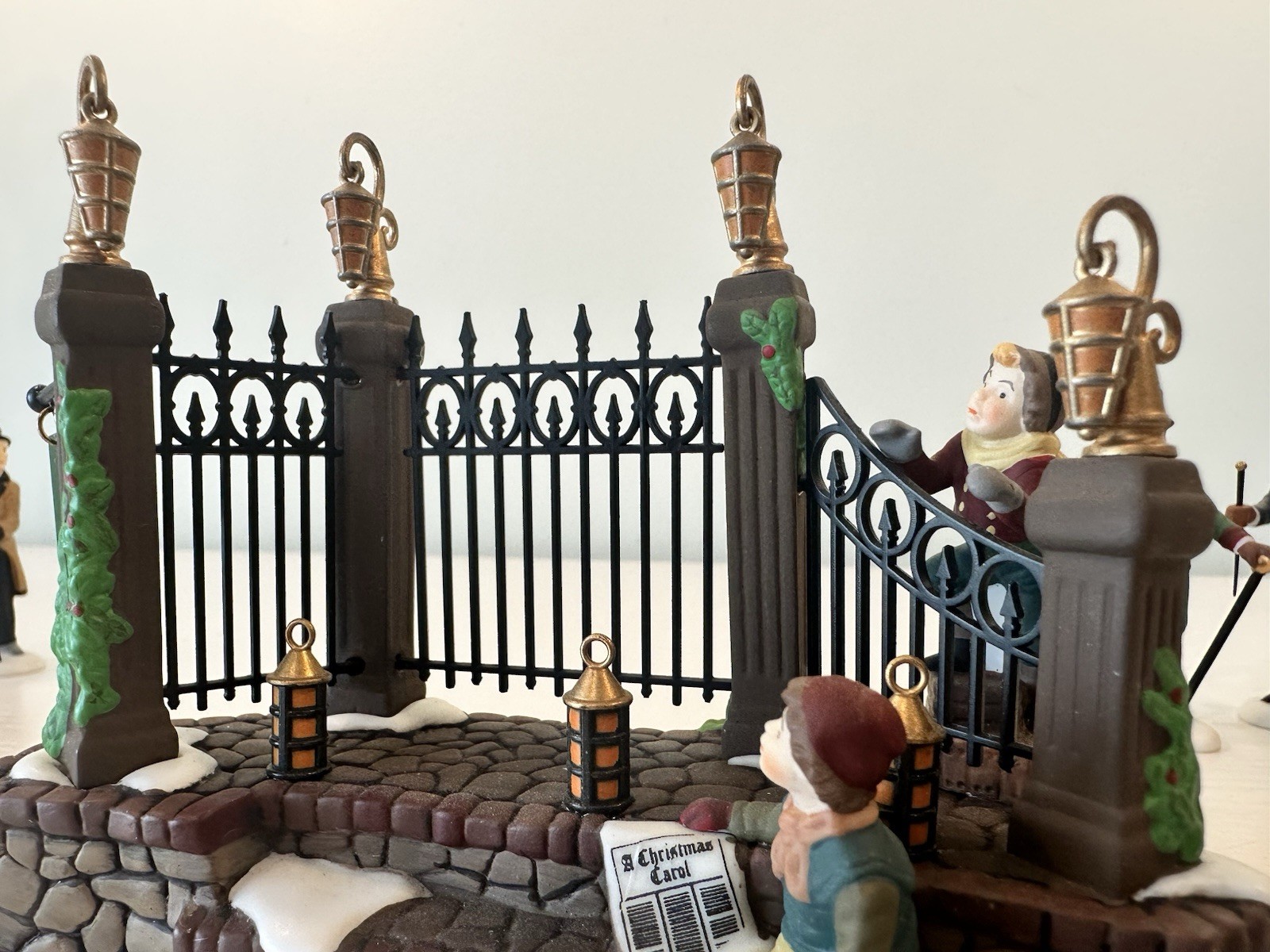 Department 56 Dickens’ – A Christmas Carol Reading Set Of 7 Complete