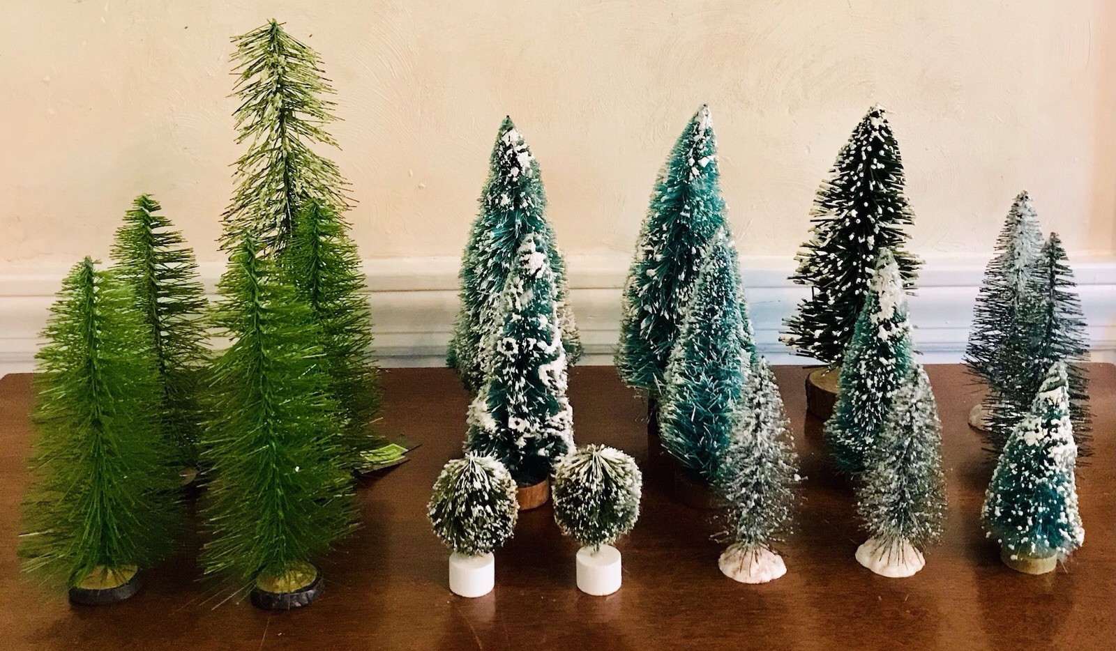 VTG Lot 18 Russ, Midwest & Holiday Time Assorted Bottle Brush Trees Most Flocked
