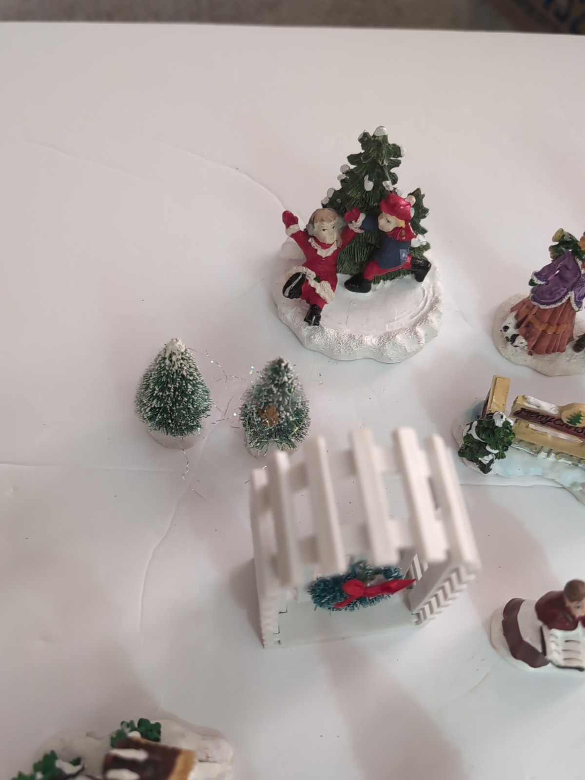 Christmas Village 16 Items