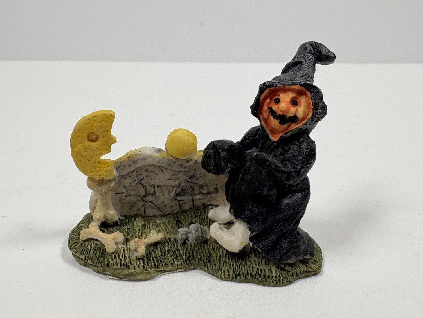 Hand Painted Porcelain Lighted Haunted House Dining Delights Light & Figures FSH
