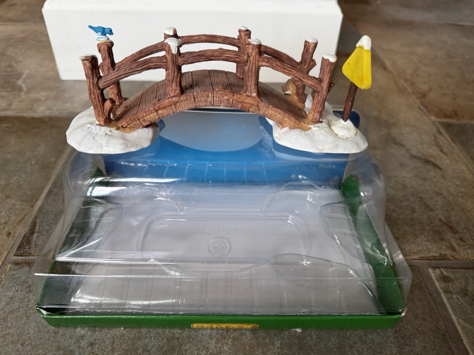 NEW IN BOX LEMAX Split Rail Footbridge 2016 #63276 With Rabbit Hazard Sign Bird