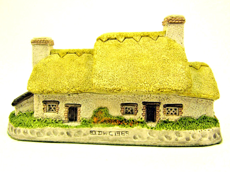 David Winter Cottages Yeoman’s Farm House 1985 Retired Hand Painted w/ Box