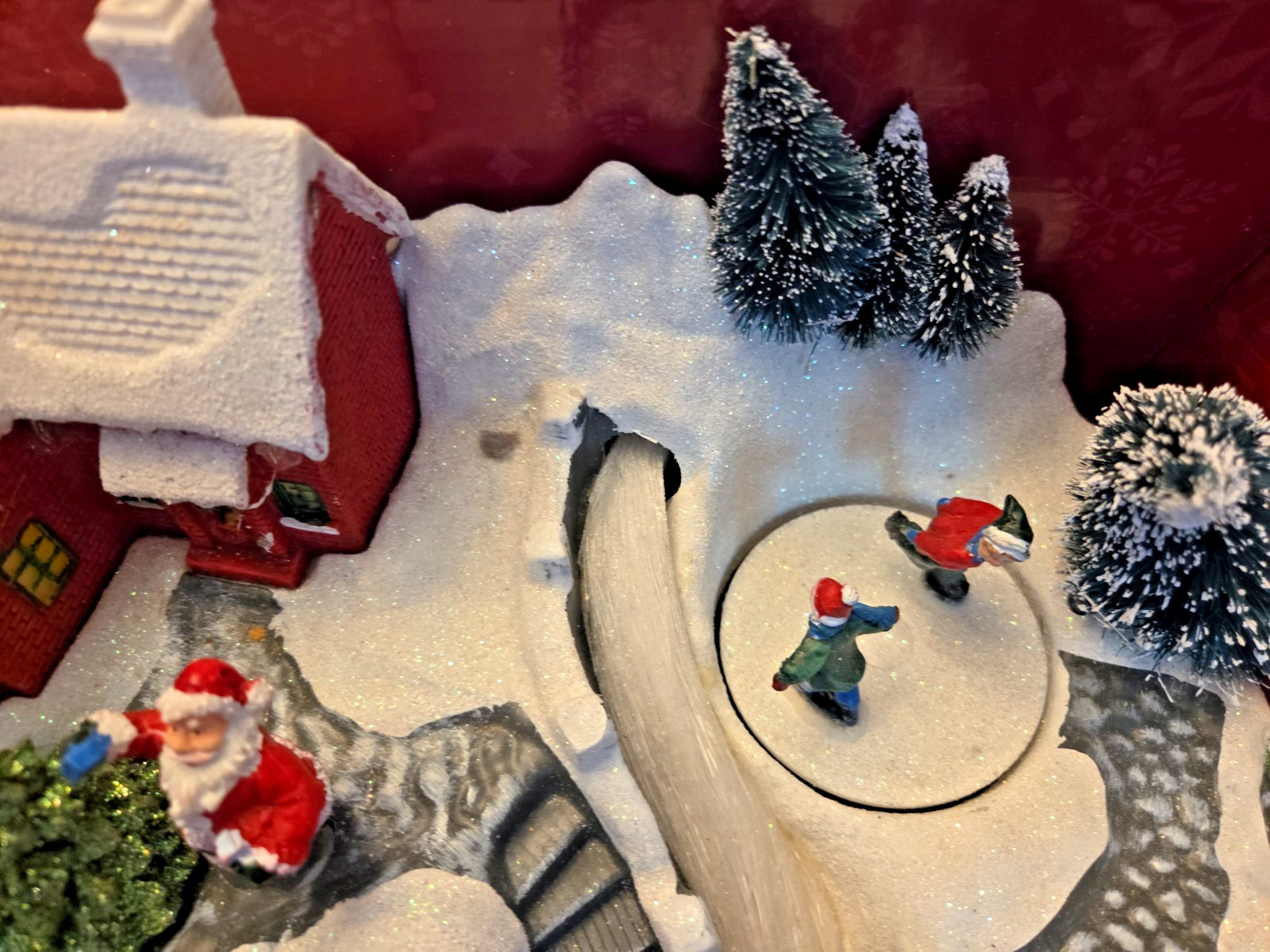 Animated Musical Christmas Santa’s Village Skaters Train Lights Works