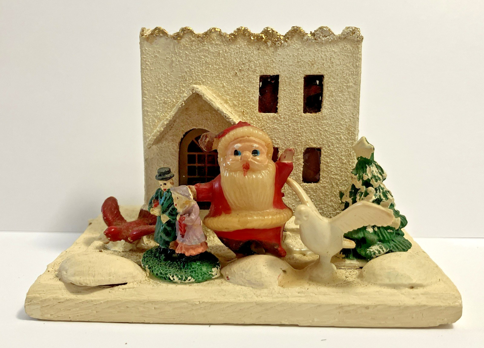 VTG Putz House Santa Carolers Christmas Tree Birds Train Garden Scene 3×4″/3″T