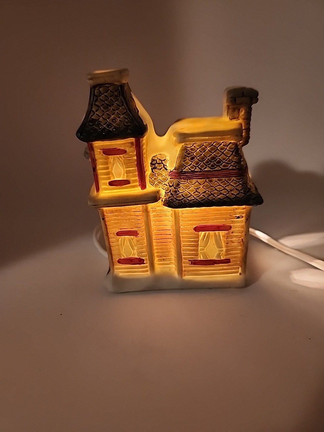 Victorian Quilt Shop Small Porcelain Christmas Village With Light 5″