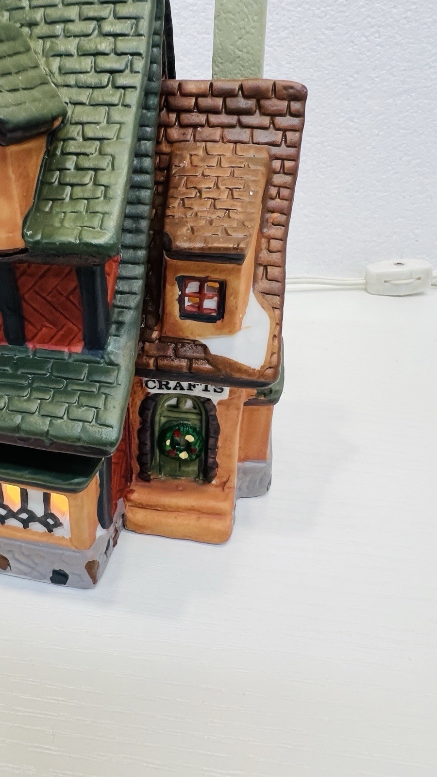 Dickens Keepsake “ Pottery” Porcelain Lighted House Heartland Valley Excellent