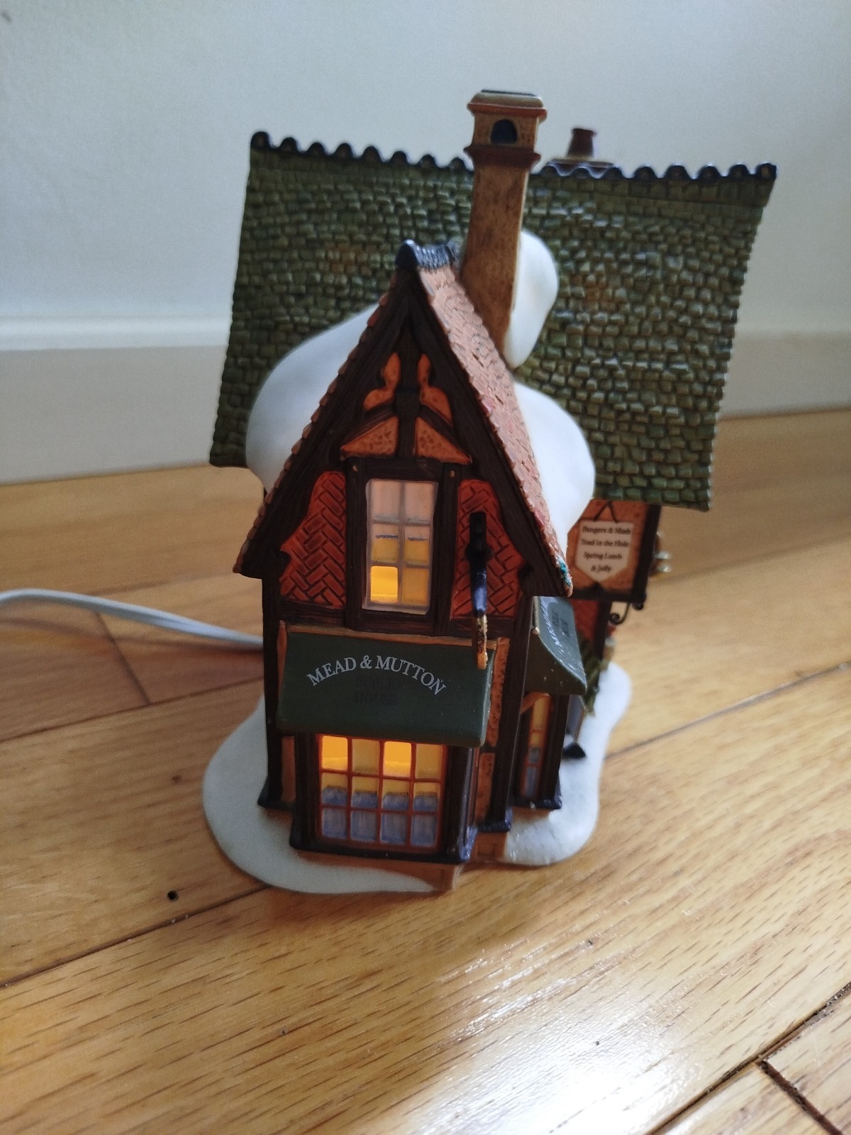 Department 56 Dickens’ Village “Mead & Mutton Public House” 56.58749 Ret 2008