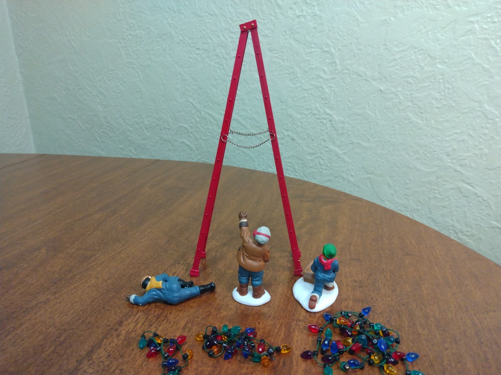 Heritage Village Dept 56 Collection Town Tree Trimmers No. 5566-2 Complete