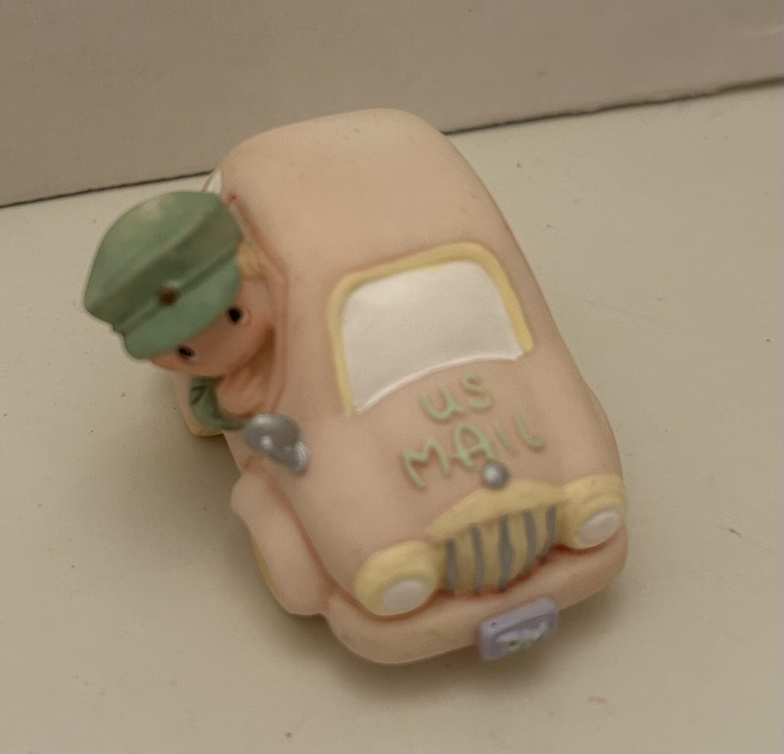 Precious Moments ~ 2001 Christmas Hawthorne Village ~ Special Delivery Mailman