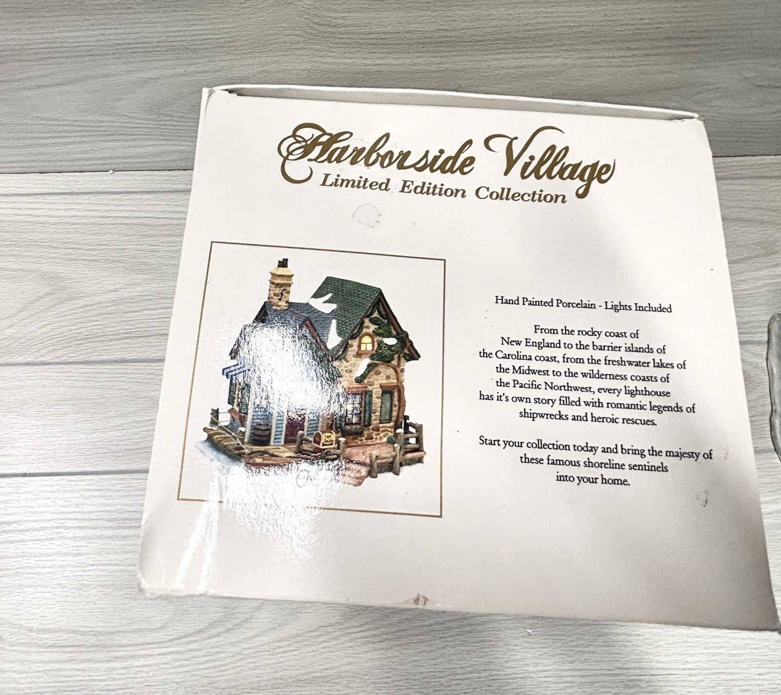 Harborside Village CAPT. SMITH BOAT HOUSE 8.5″ Illuminated Christmas 2003 O’Well