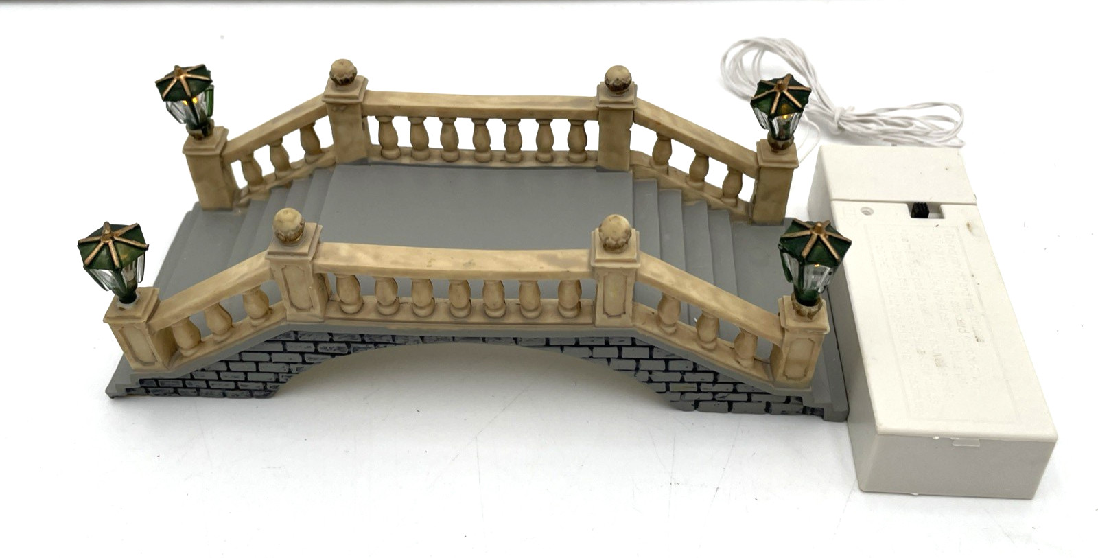 Vintage Lemax 1999 Lighted Foot Bridge & Deer & Plaza Flooring Mats – Read