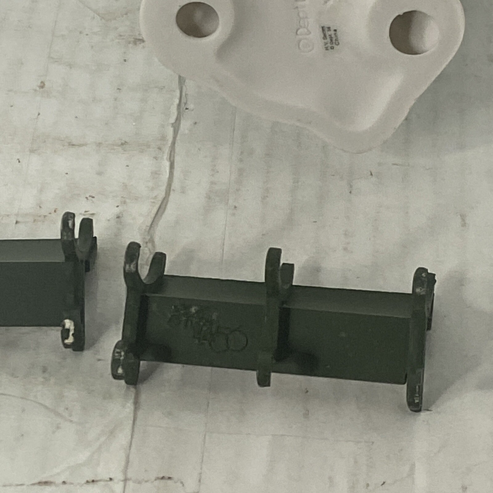 Department 56 Accessory Lot 2 Metal Park Benches And 1 Porcelain Pine