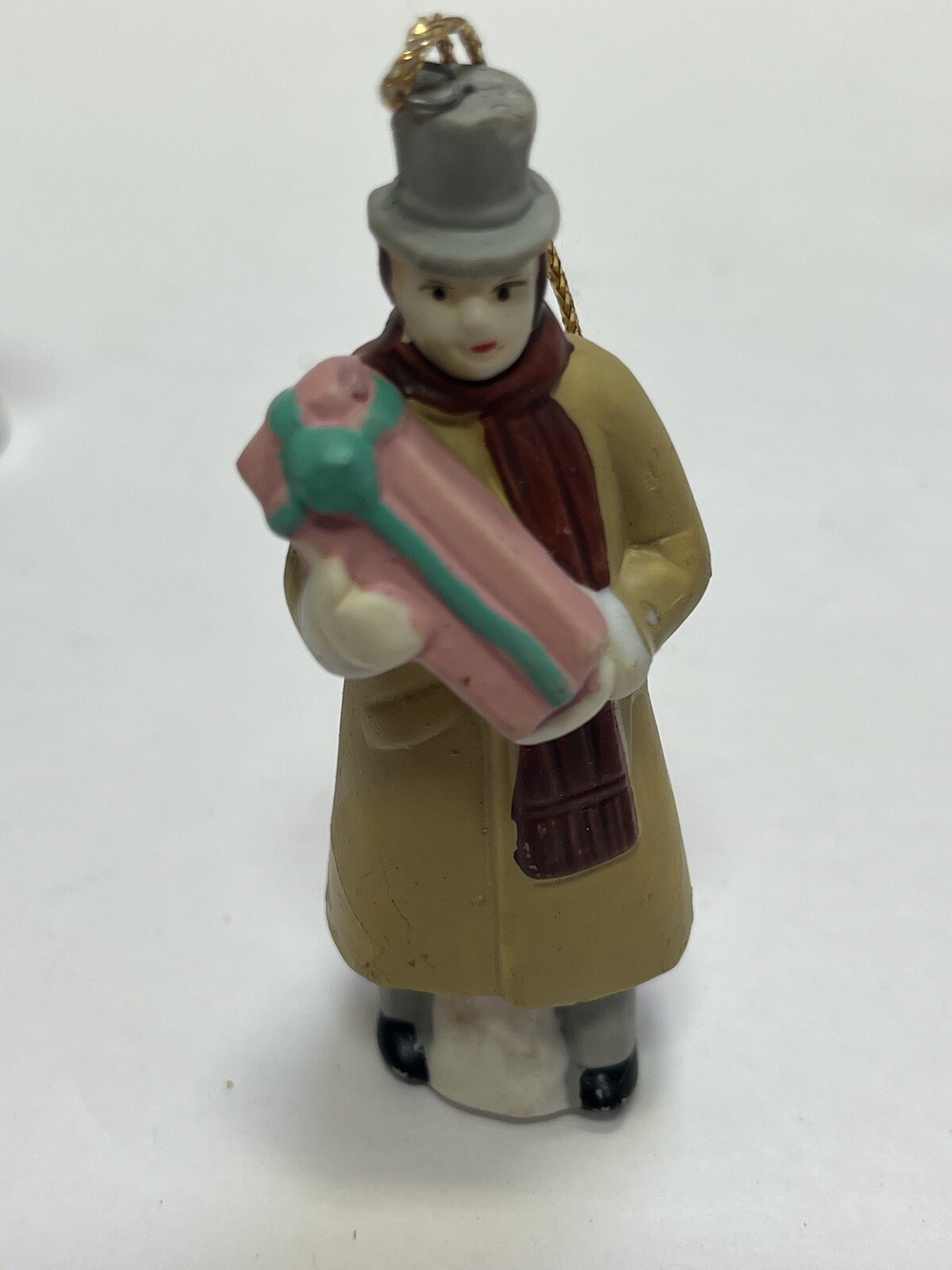 Shoppers Men Women w/ Gifts Presents Christmas Village Kmart 4 Figures Ornaments