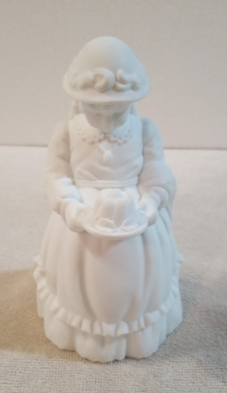 Department 56 Winter Silhouette replacement girl for a Christmas Tea Party MINT