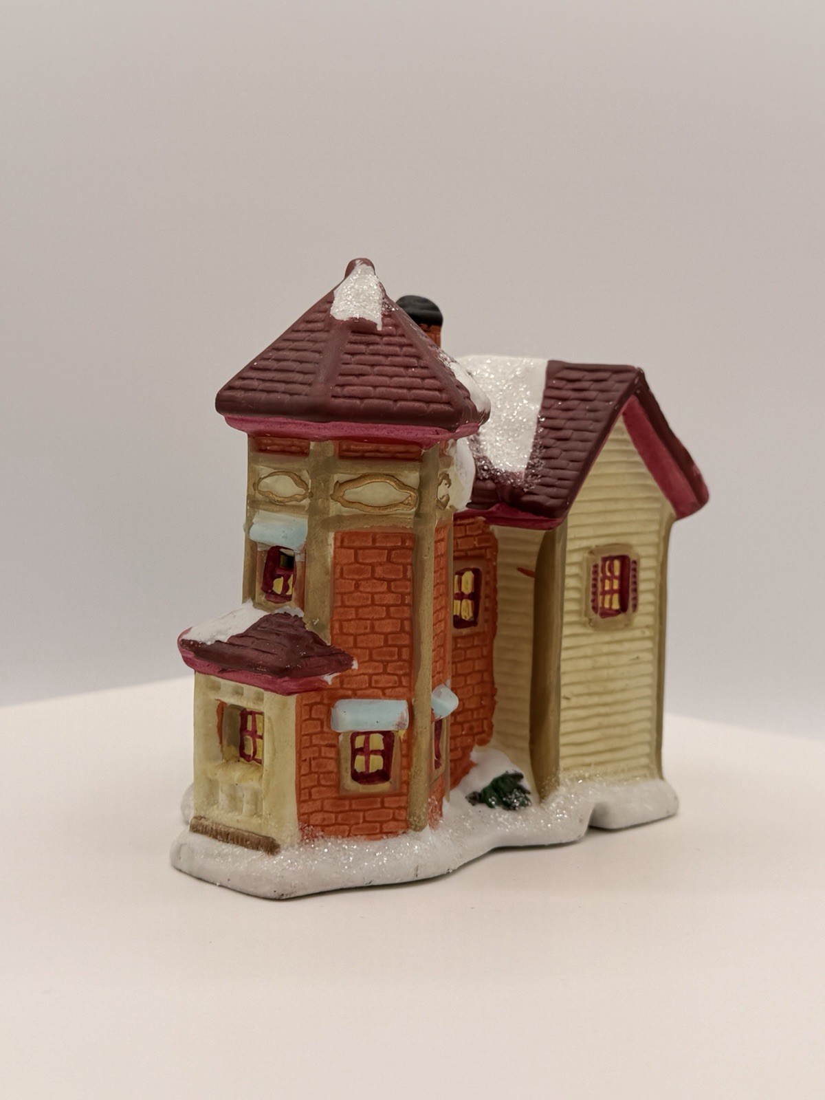 Cobblestone Corners 2004 Turret Home Windham Christmas Village Green A40