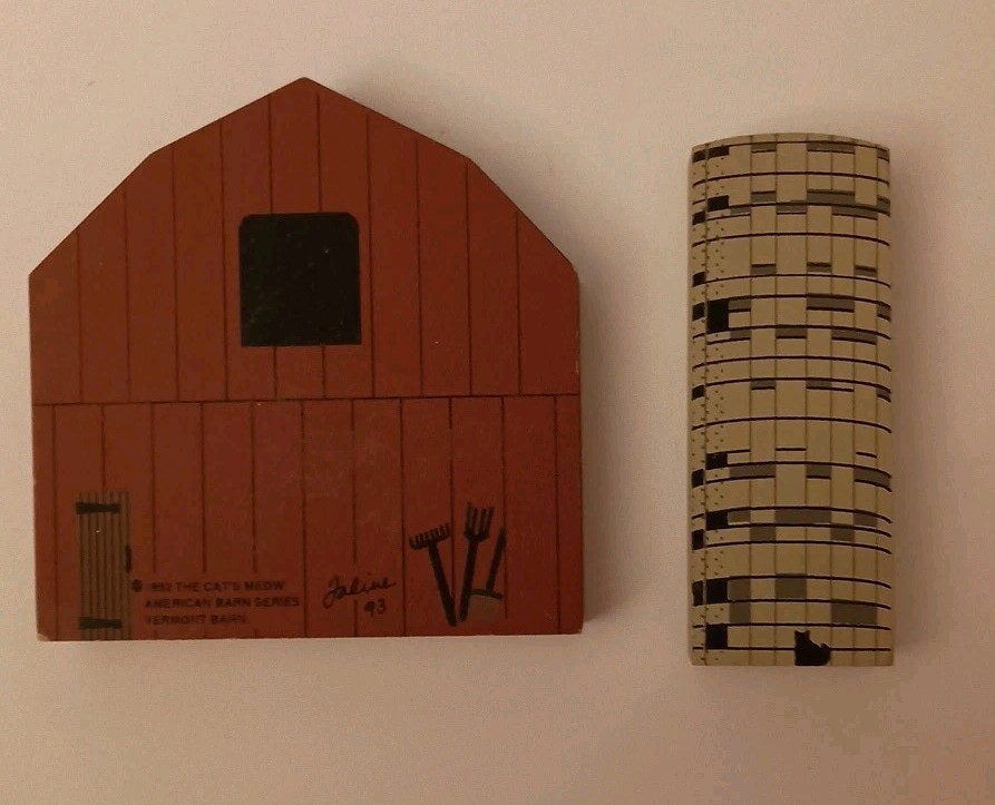 Cat’s Meow Village Lot of 20 Pieces Buildings & Accessories 1988-1996