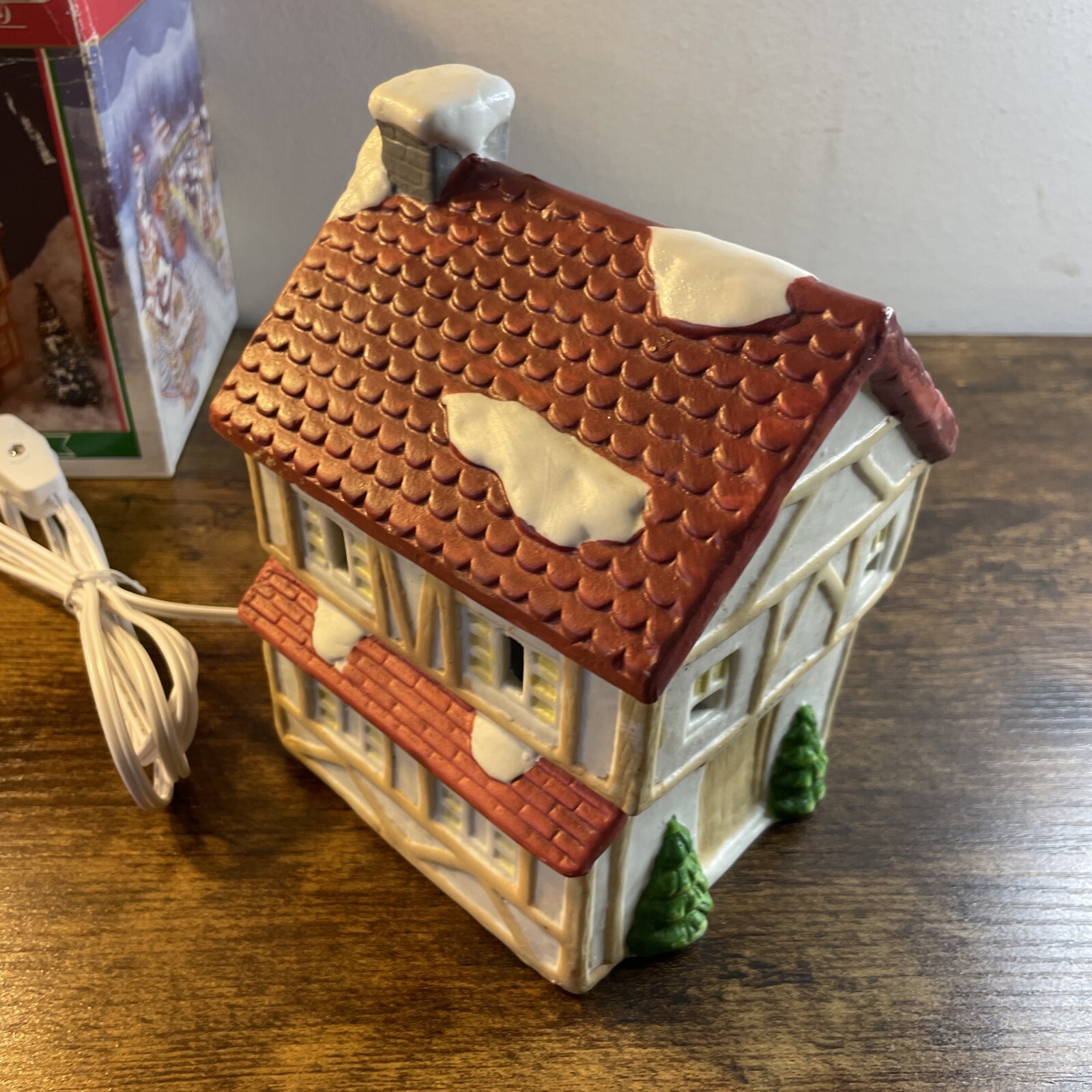 Winter Valley Cottages Village “Florist” Original Box a Light Cord