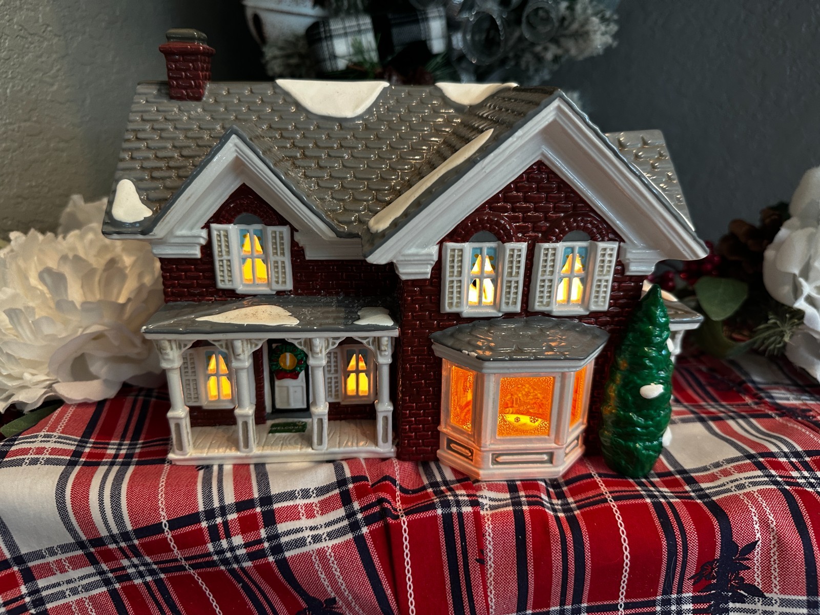 Dept 56 Farm House Snow Village Series Christmas House Lighted Interior