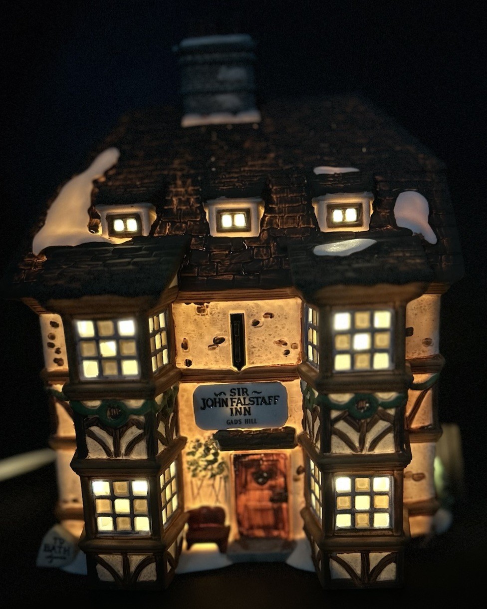 Dept 56 HV Dickens’ Village Series Sir John Falstaff Inn 4th Edition, 1995