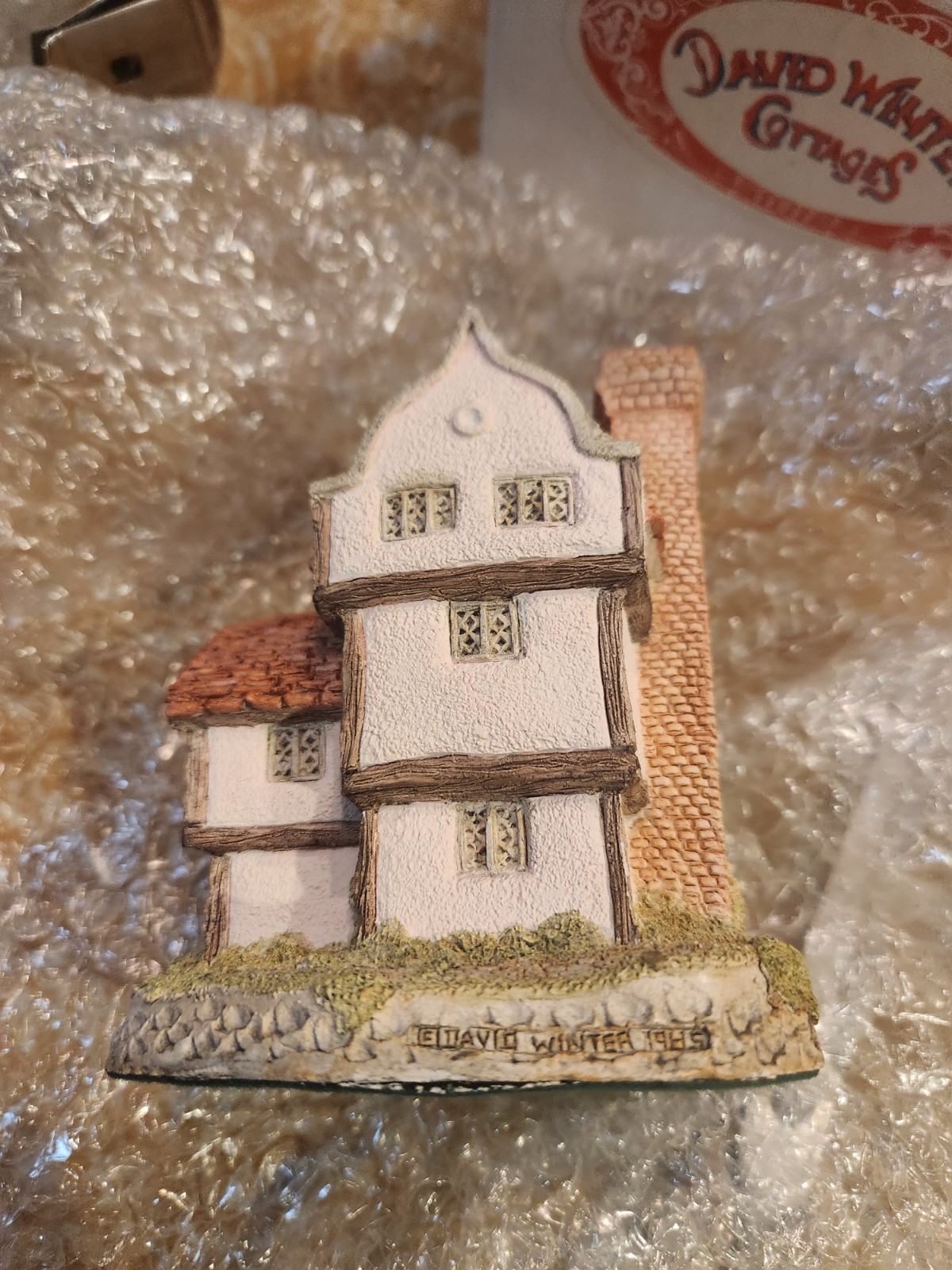 David Winter Cottages Suffolk House 1985 With Original Box No COA
