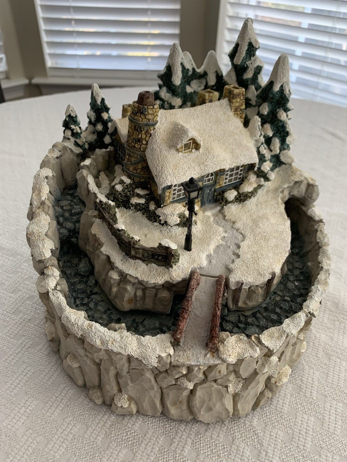 Vtg Thomas Kinkade Waterfall 1997 Stonehearth Hutch Winter Cottage w/Moat