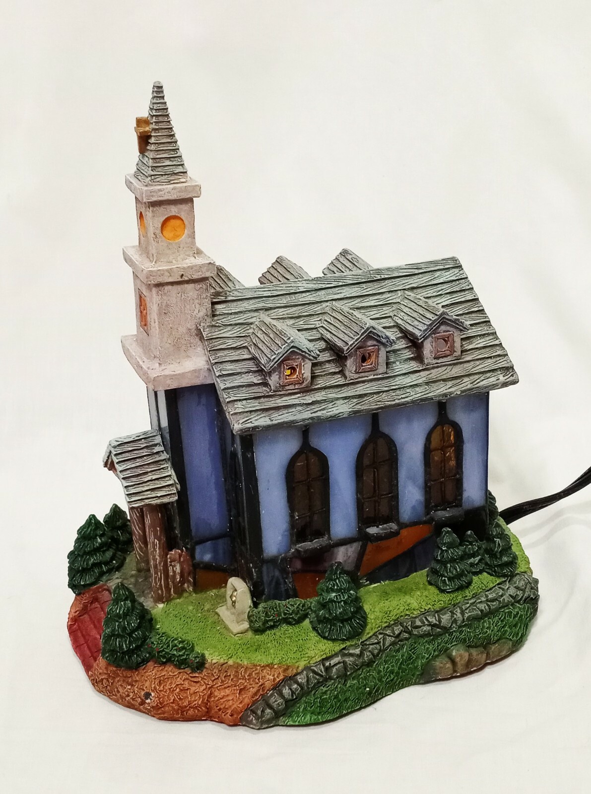 Lighted Stained Glass & Resin Village Church Chapel Night Light Lamp Décor 9″