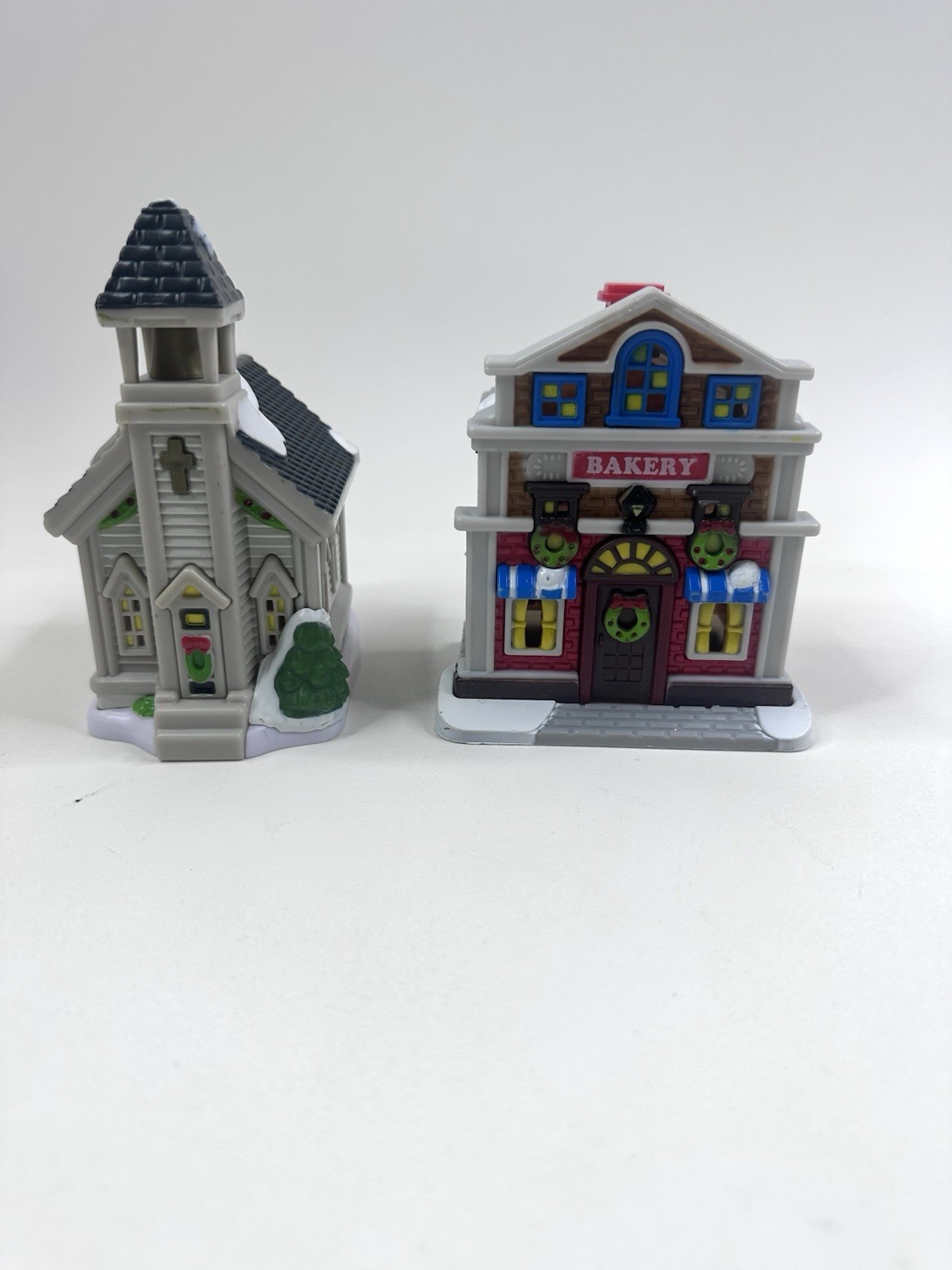 Cobblestone Corners Miniature Village Light Up Church Bakery Christmas Tree