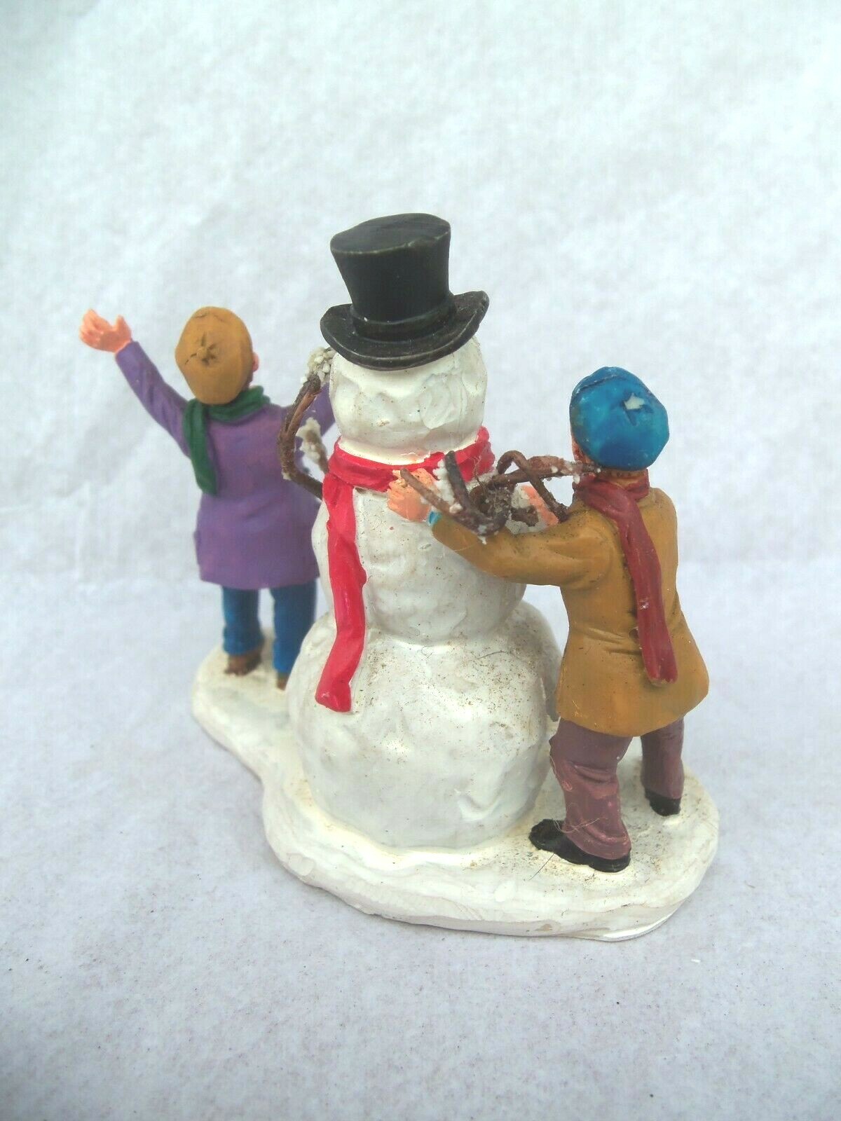 Christmas Village Kids Making Snowman! 3 KIDS! 2 3/4 INCHES TALL! WHITE BASE