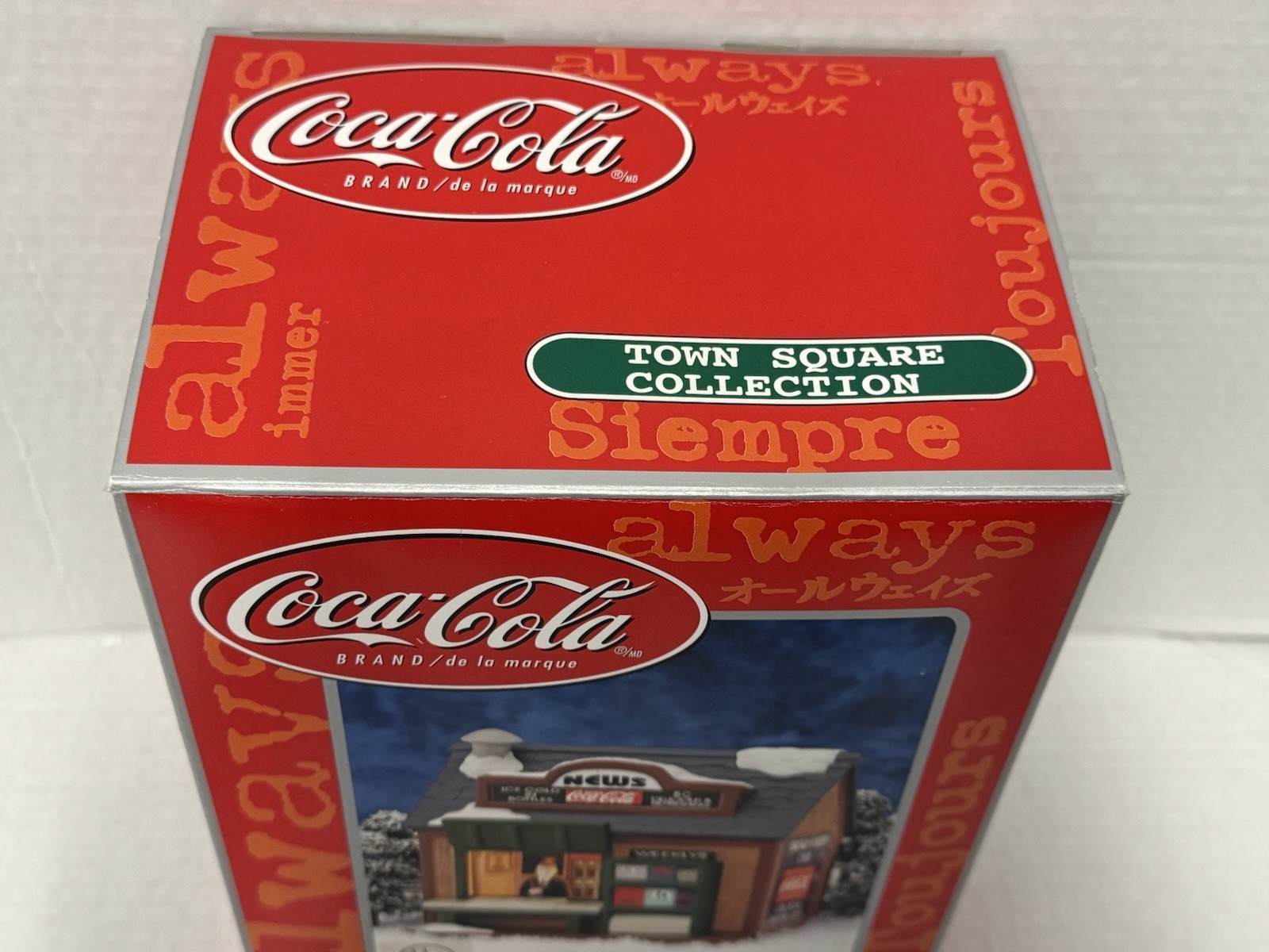 Brand NEW Vtg Coca-Cola Town Square Collection “Town Square News Stand”Christmas